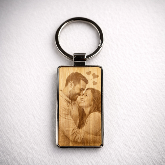 Llavero de bambú y metal Essenza